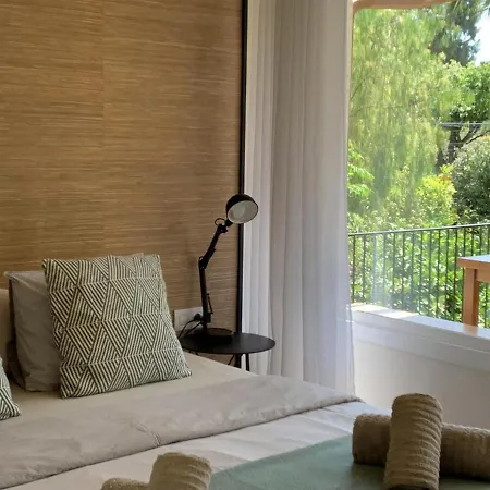 Sitges Spaces Beachside Retreat- 4 Bedrooms, 2 Bathrooms, Terrace, Near Beach * Sitges